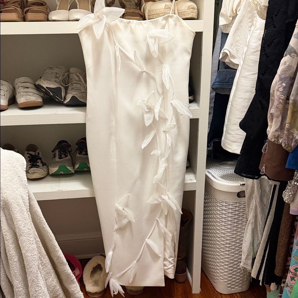 Elliatt Ilaria Floral Midi Dress in White